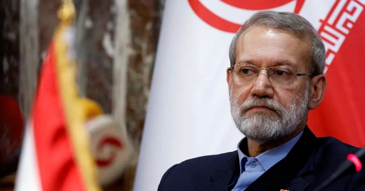 مسؤول إيراني سابق: الأخبار الواردة عن تحطم طائرة رئيسي "غير جيدة" (فيديو)