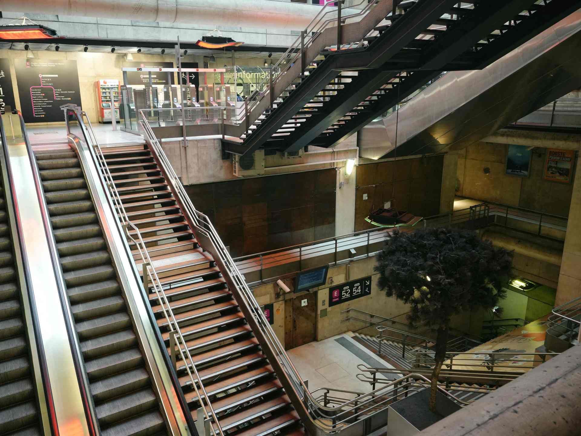 إضراب عمال السكك الحديدية في باريس قبل شهرين من انطلاق أولمبياد 2024 - موقع الخليج الان