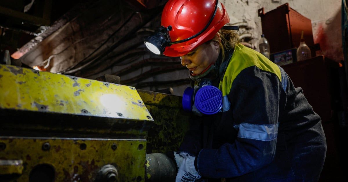 الحرب تجبر الأوكرانيات على العمل بوظائف "خطيرة" بسبب نقص الرجال