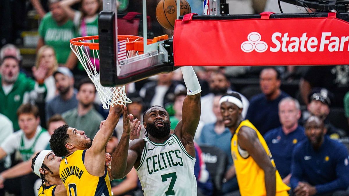 NBA.. سيلتيكس يهزم بيسرز ويفوز بالمباراة الأولى في نهائي القسم الشرقي