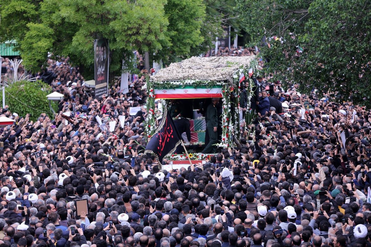 وصول وزيري خارجية الإمارات والسعودية إلى طهران للمشاركة في تشييع "رئيسي"