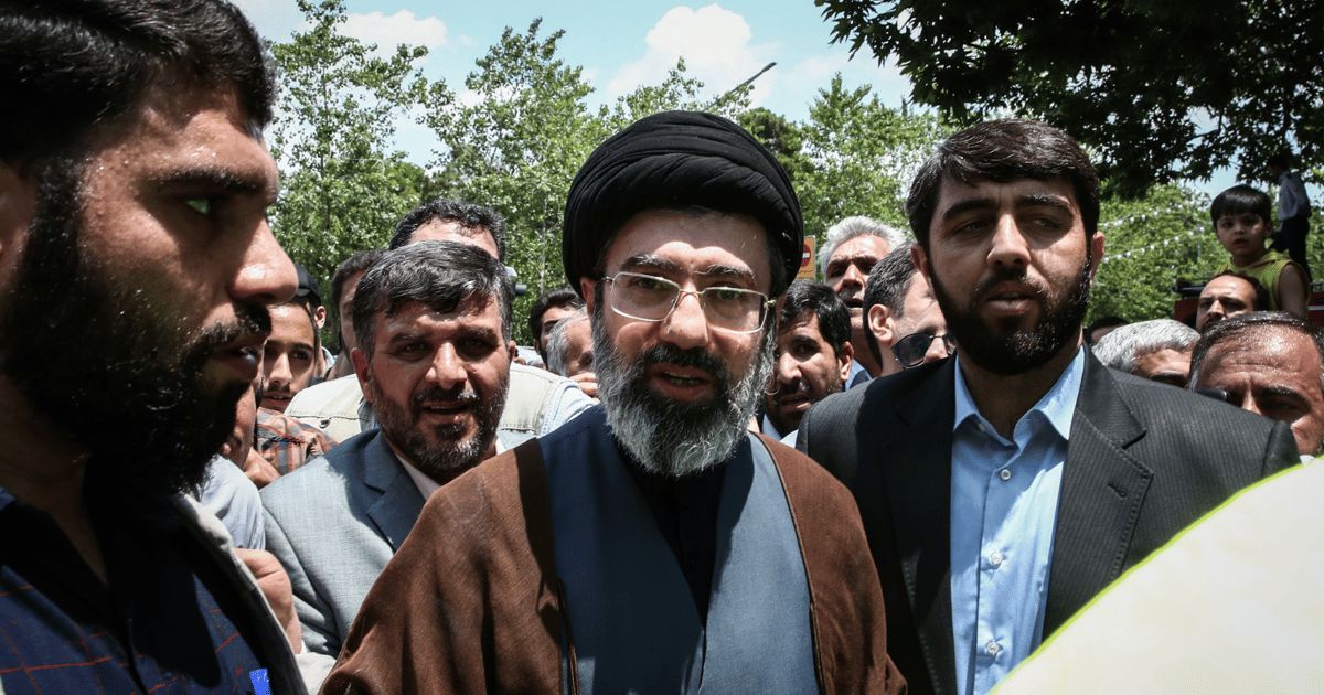 وول ستريت جورنال: نجل خامنئي يستحوذ "بهدوء"على سلطات الرئيس الإيراني