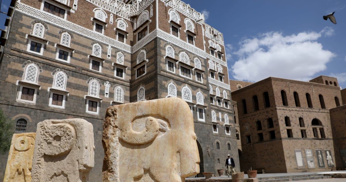 تورّط في تهريبها الحوثيون.. الآثار اليمنية في مهبّ الريح
