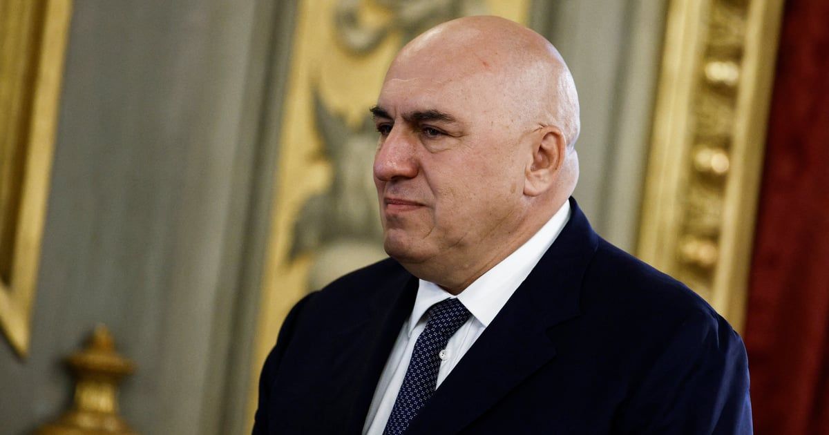 خلال اجتماع رسمي.. نقل وزير الدفاع الإيطالي للمستشفى بعد وعكة مفاجئة