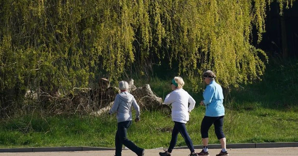 6 فوائد للمشي أكثر من 10000 خطوة يومياً