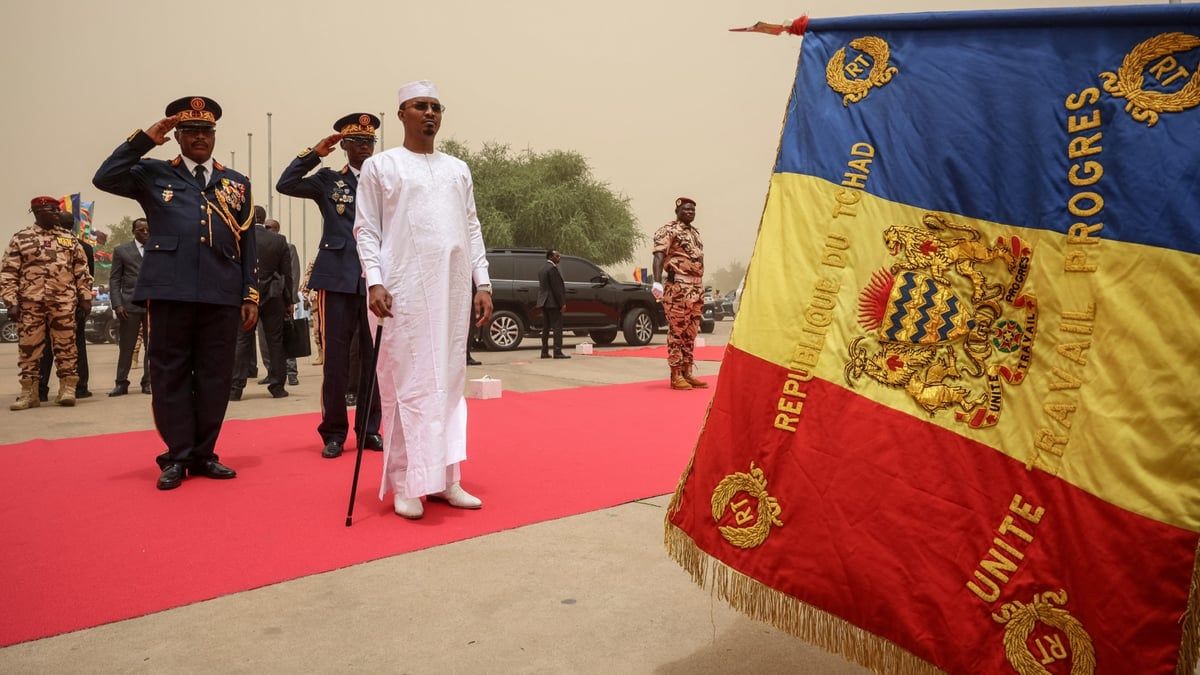 محمد ديبي يؤدي اليمين الدستورية رئيسا لتشاد (صور)