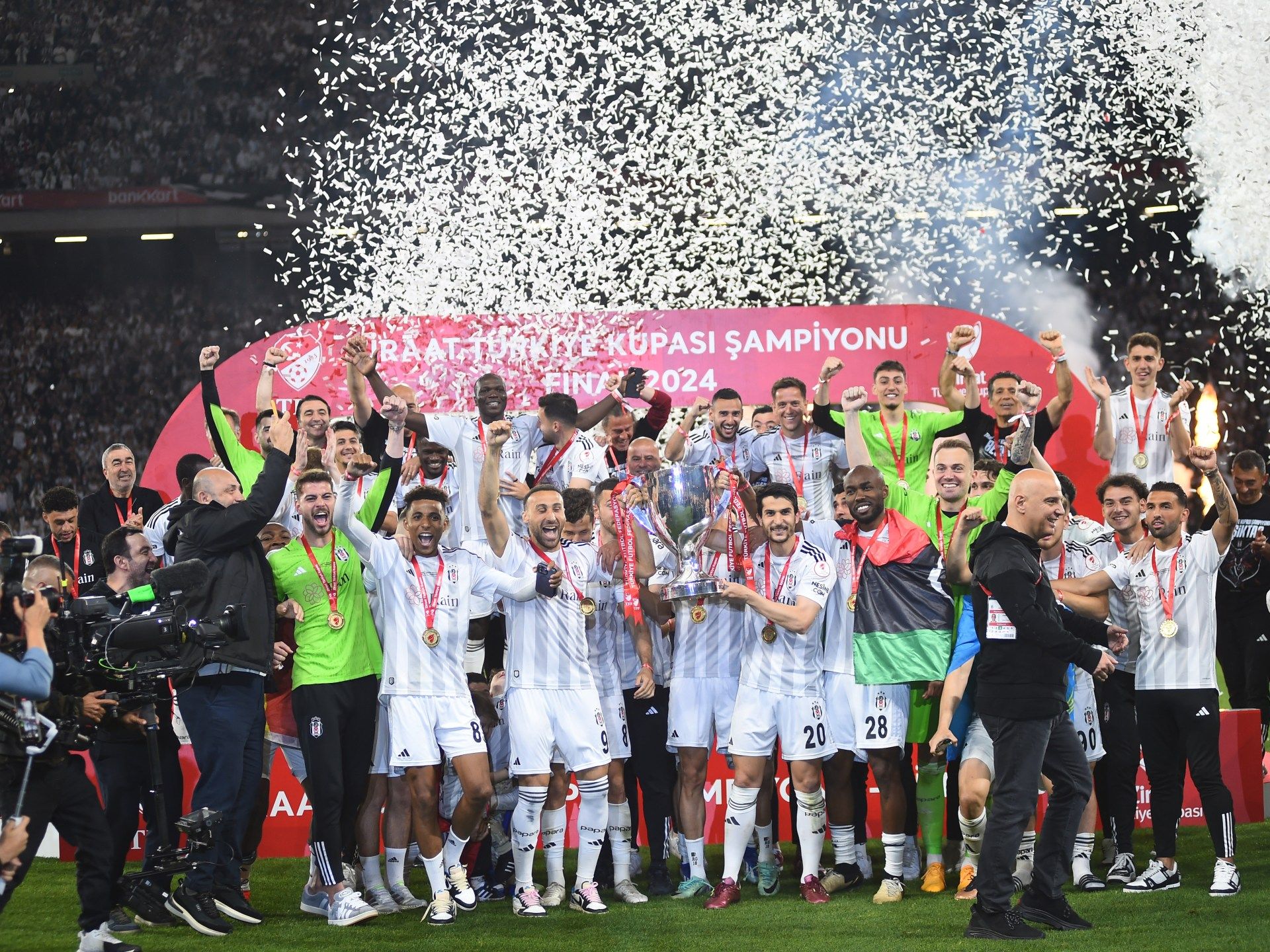 الليبي المعتصم المصراتي يقود بشكتاش للتتويج بكأس تركيا لكرة القدم - موقع الخليج الان