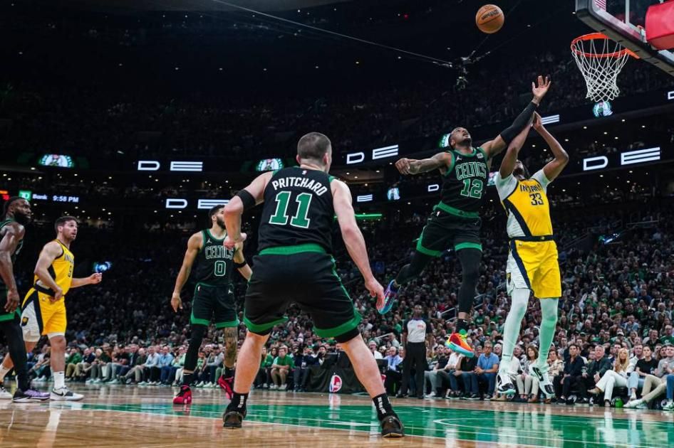 براون يقود سلتيكس إلى فوز ثانٍ على بايسرز