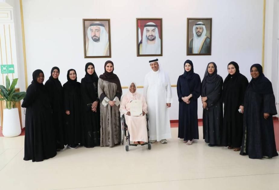 وفد «رياضة المرأة» يسلم كليثم المطروشي رسالة تهنئة من «أم الإمارات»