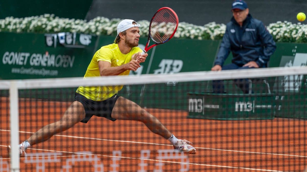 ماتشاك يطيح بديوكوفيتش من الدور قبل النهائي ببطولة جنيف للتنس