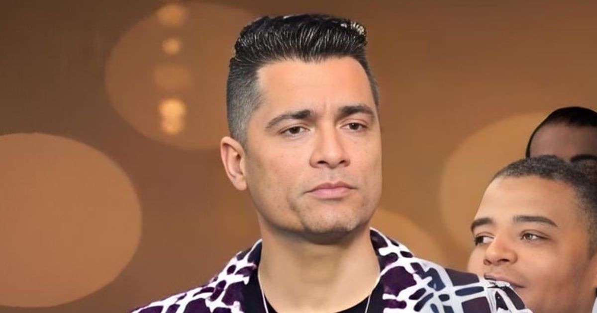 يشبه النساء.. حسن شاكوش يتعرّض للسخرية لارتدائه "طرحة"