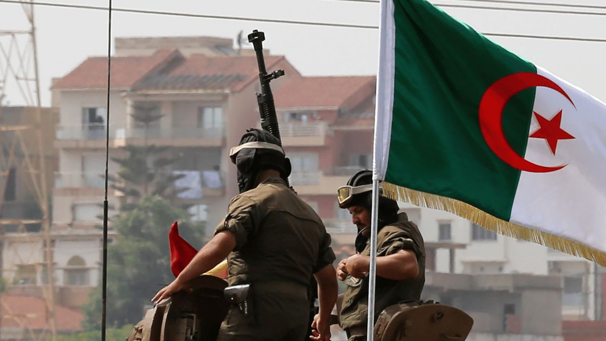الجزائر تعلن مقتل "عنصرين إرهابيين" غرب البلاد
