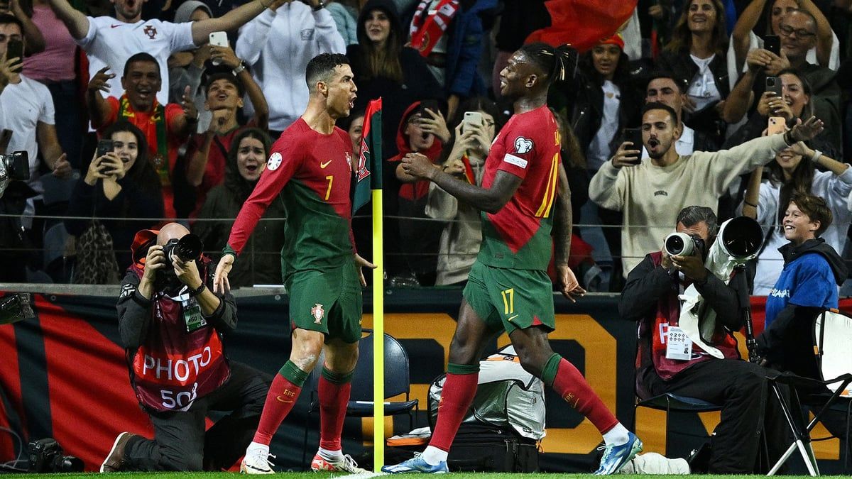 زميل رونالدو يصدم الهلال السعودي