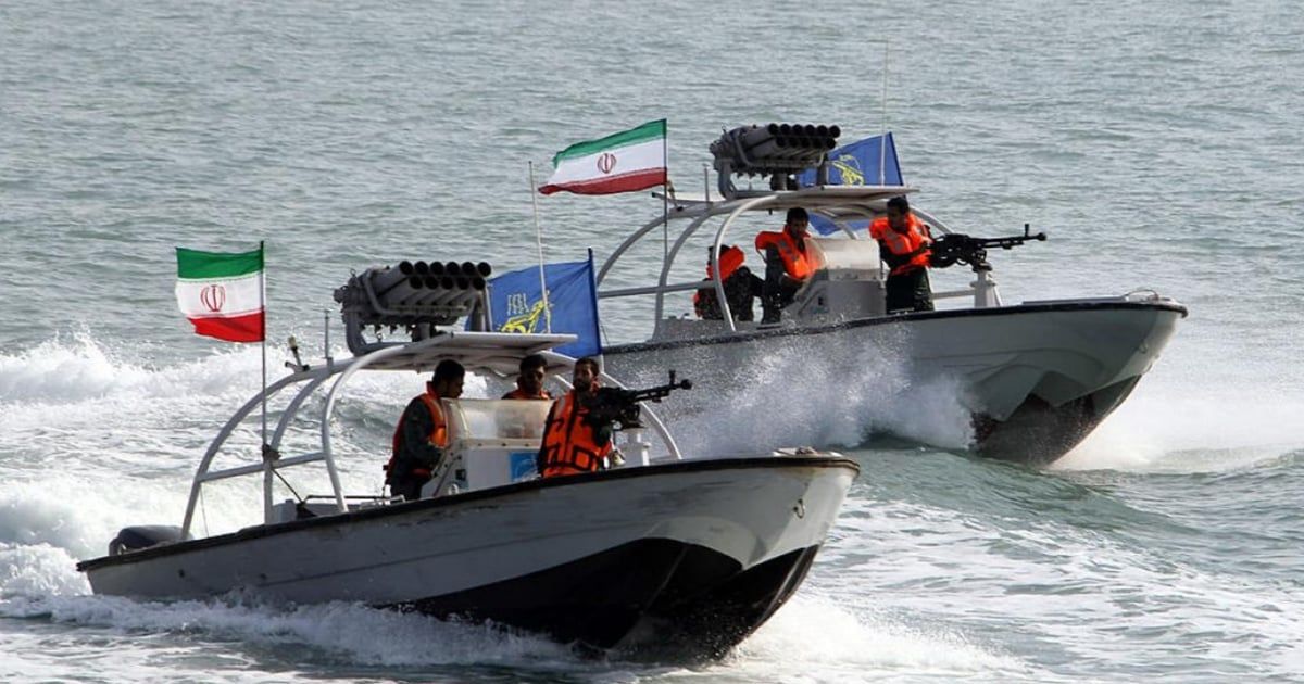 إيران تعتقل 20 صيادًا باكستانيًا بتهمة التهريب