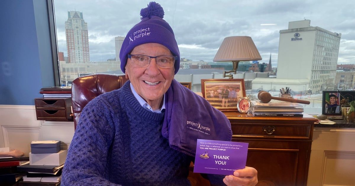 "القاضي الرحيم".. الأمريكي الشهير فرانك كابريو يهزم السرطان (فيديو)