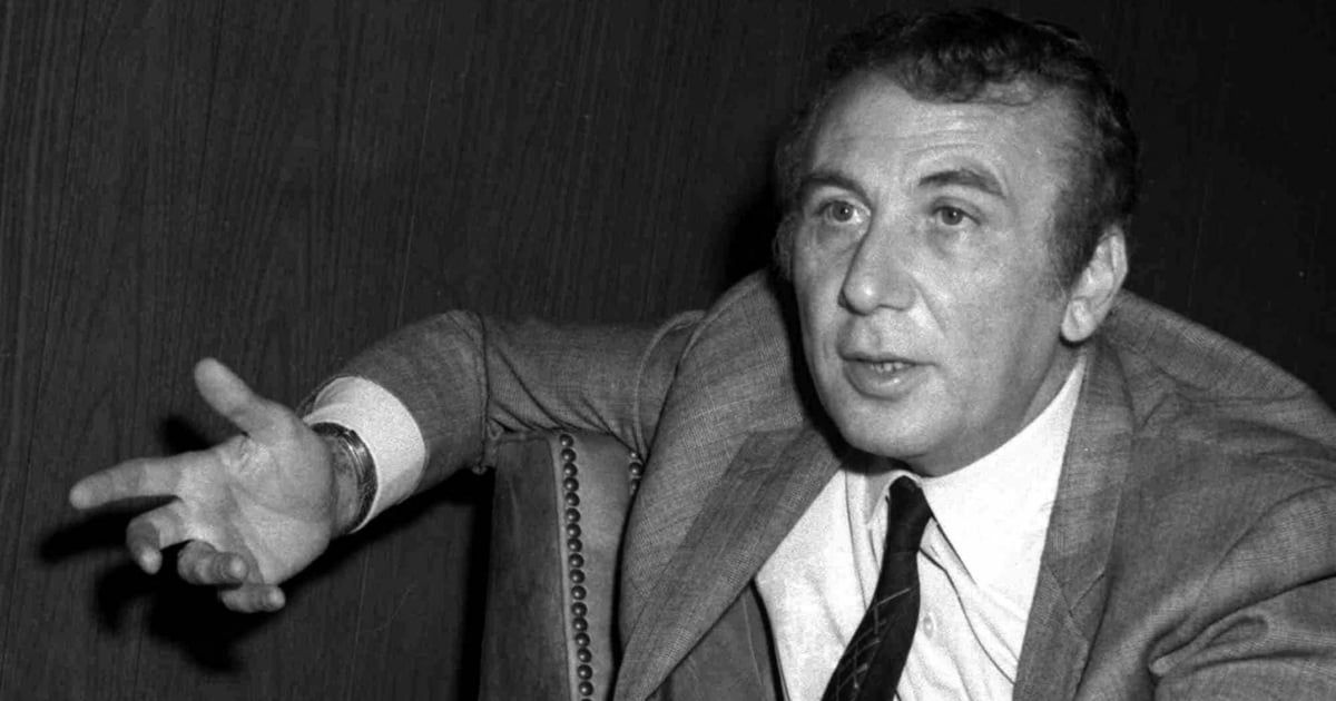 بعد تجدد الهجوم عليه.. نزار قباني يشعل الحرائق حيًّا وميتًا