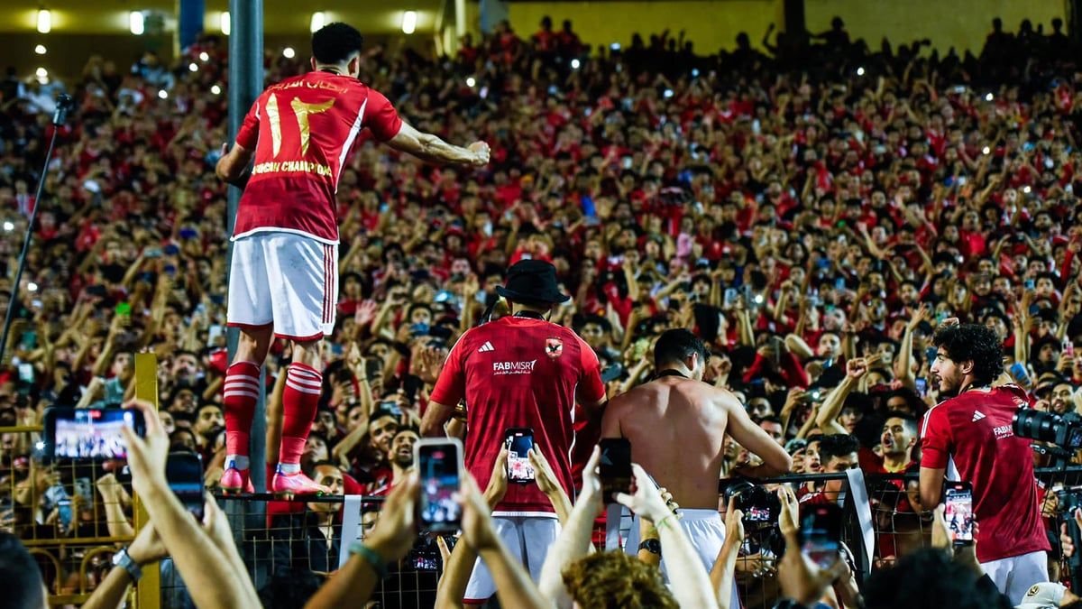 أجسام غريبة.. انتقاد مثير من أسطورة الأهلي المصري للاعبين