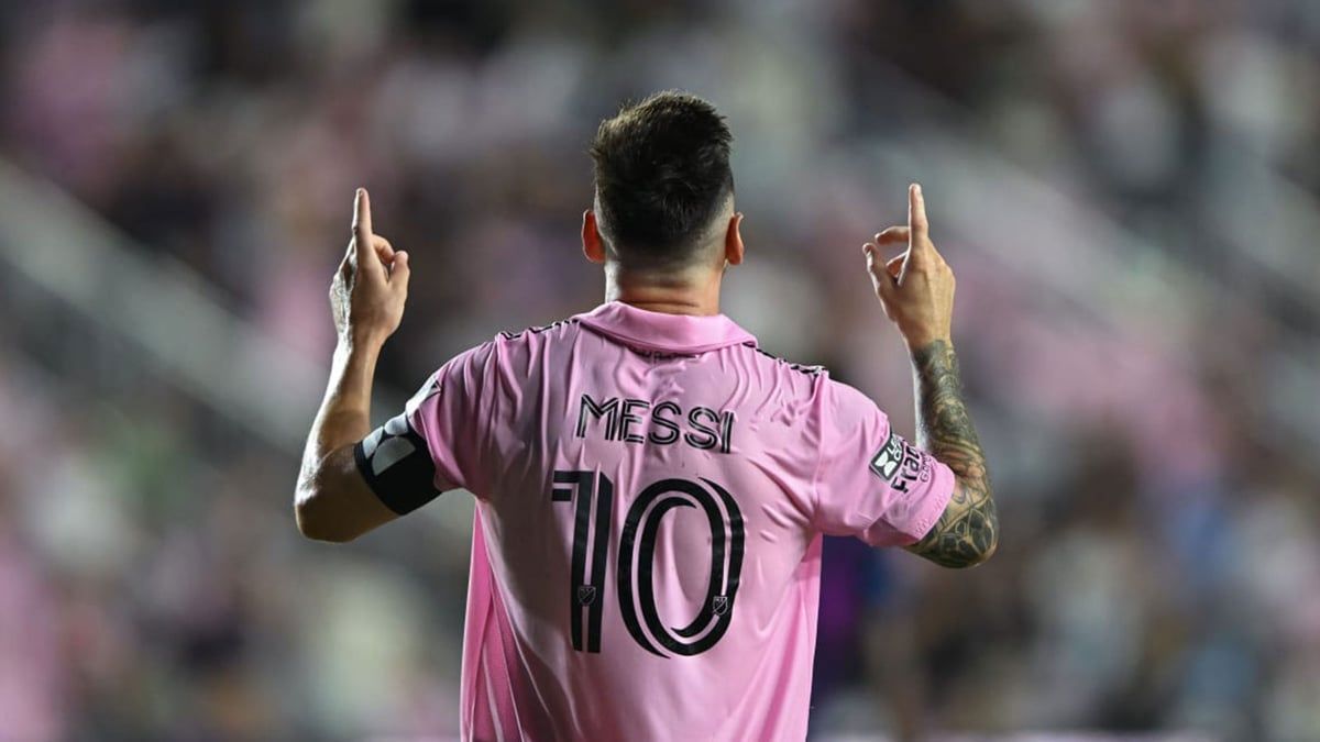 برشلونة يرد على ميسي بعد تهنئته سيدات الفريق (صورة)