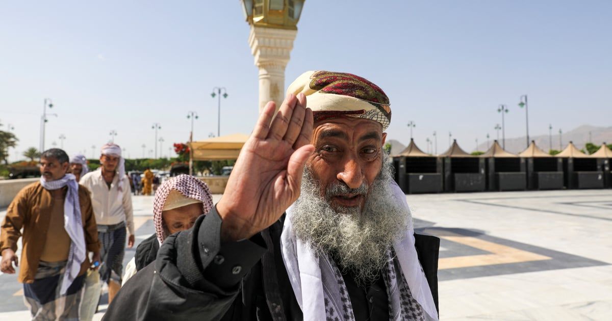 أعمار المختطفين المفرج عنهم من قبل ميليشيا الحوثي تثير سخرية اليمنيين (صور)