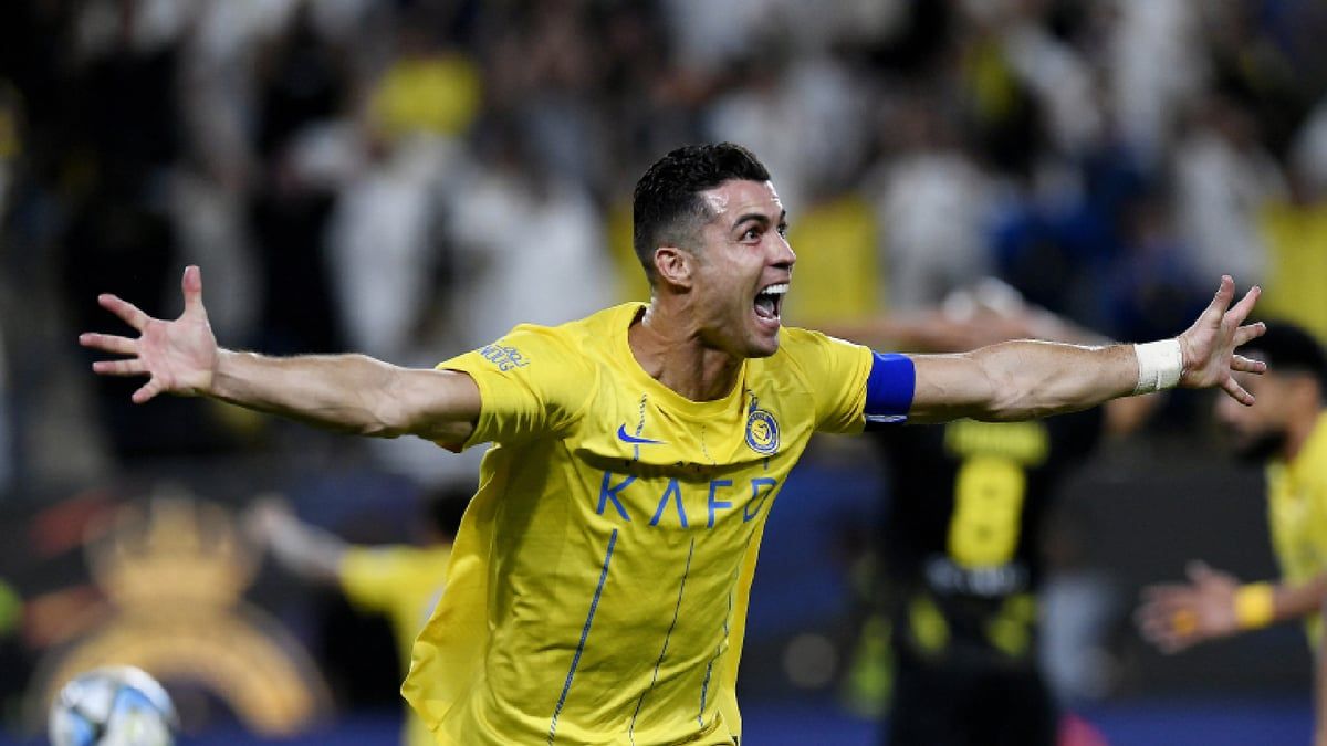 فرحة رونالدو الجنونية بعد كسر رقم حمد الله (فيديو)