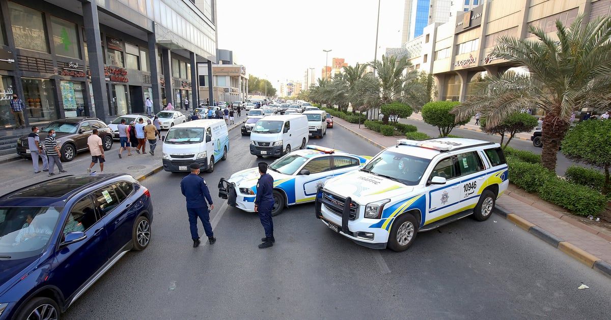 رشوة بـ"20 دينارًا" تنتهي بتغريم موظف كويتي 700 ألف دولار