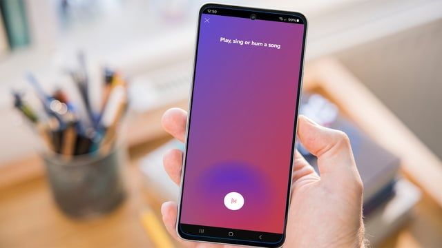 اعثر على أغنيتك المفضلة في يوتيوب بـ"الهمهمة‎"