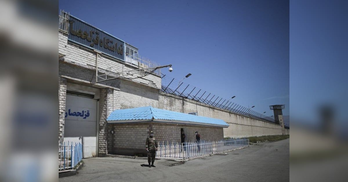 إيران.. حارسات يعتدين جنسيًّا على زوجة سجين سياسي