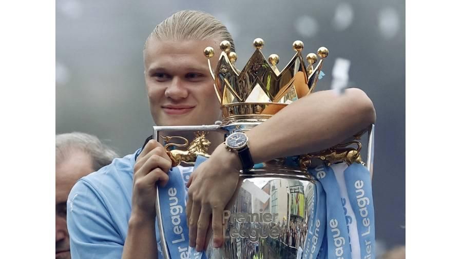 هالاند ينتقل إلى فلومينيزي لساعات معدودة