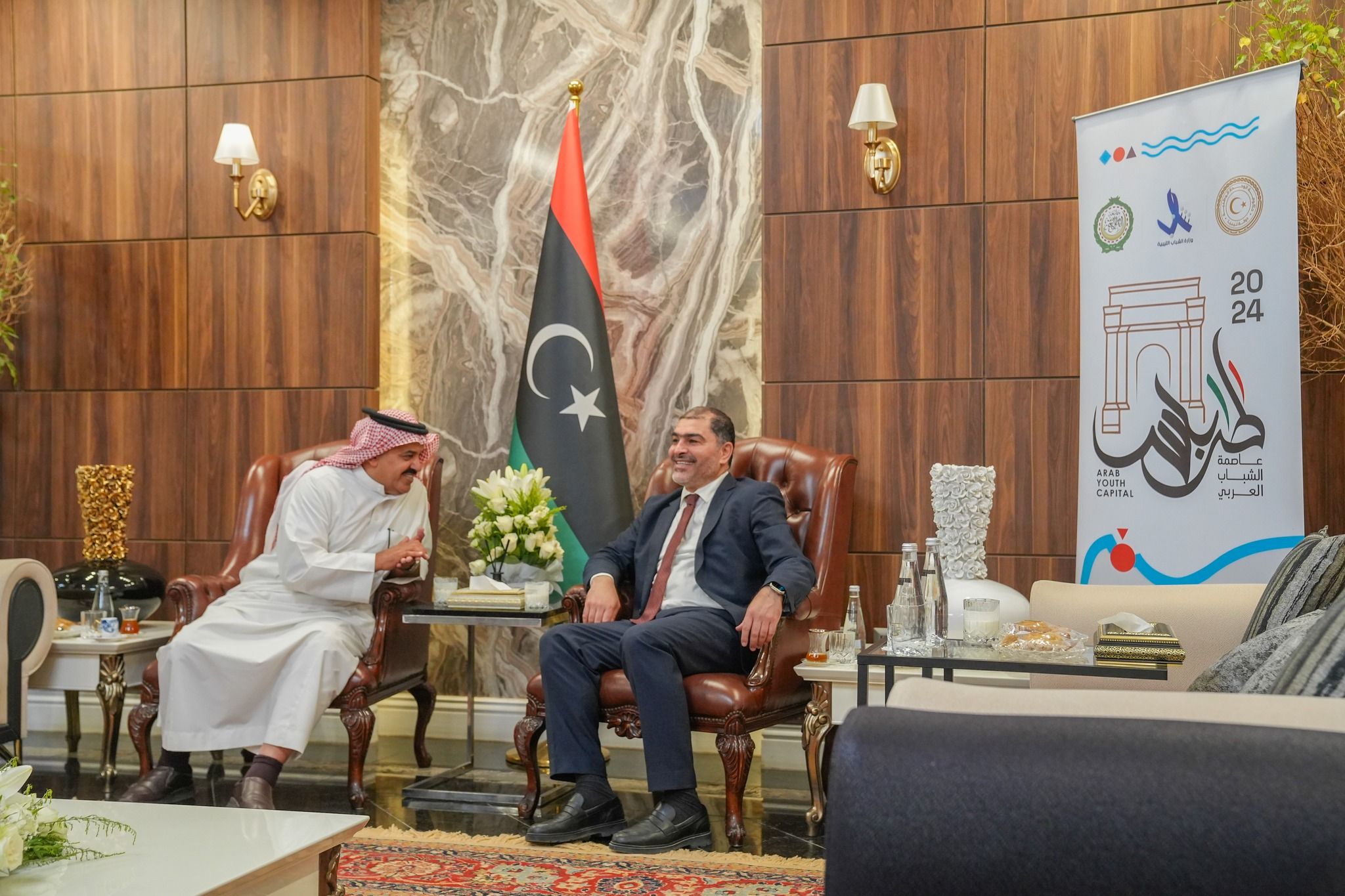 الشيباني يستقبل المستشار العام للاتحاد العربي لجمعيات بيوت الشباب - موقع الخليج الان