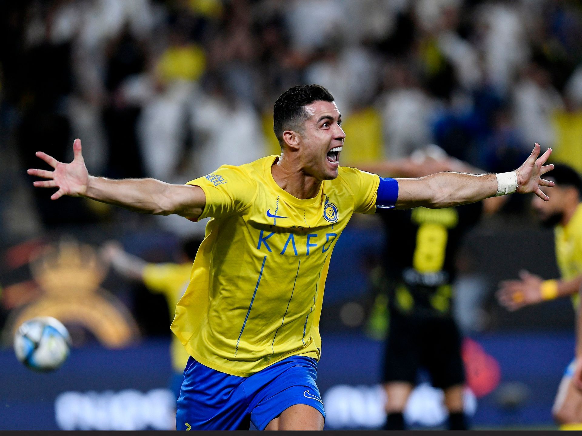 بينهم مبابي وزيدان.. نجوم يختارون رونالدو أعظم لاعب في التاريخ - موقع الخليج الان