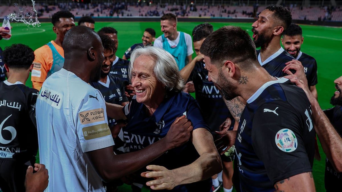 جيسوس يحسم مصير لاعبي الهلال