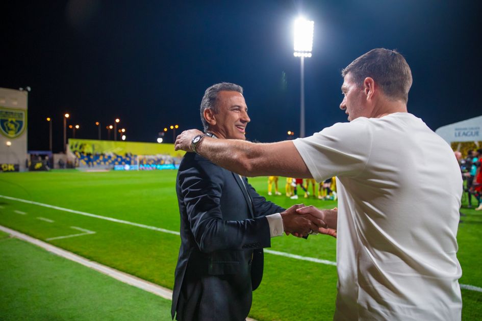 شاموسكا ودونيس يودعان التعاون والوحدة