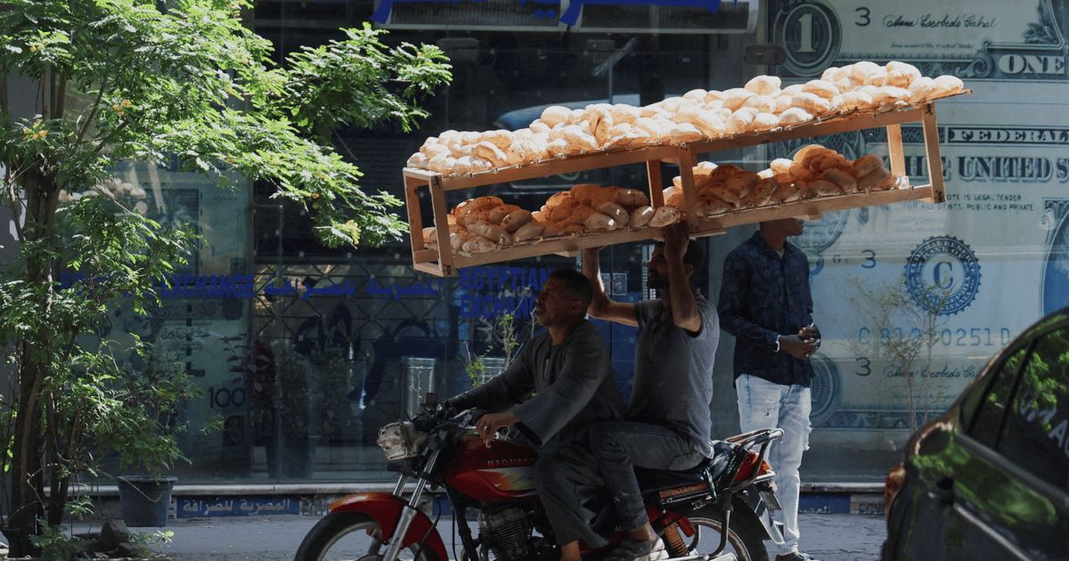 الحكومة المصرية ترفع سعر الخبز