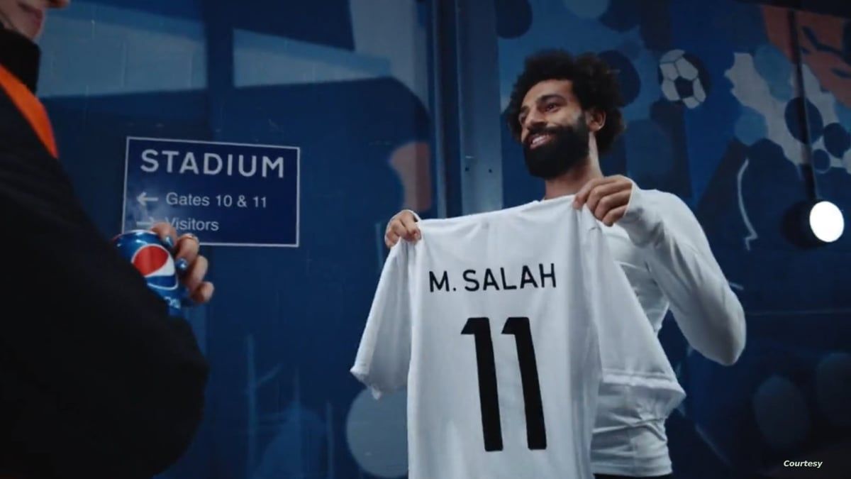 علاء مبارك يهاجم محمد صلاح بشدة