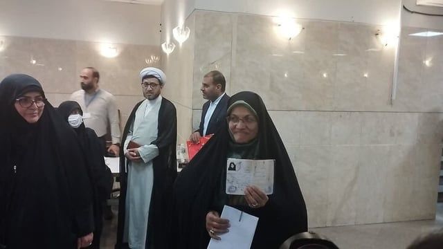 من هي "زهرة اللهيان" أول امرأة مرشحة للانتخابات الرئاسية الإيرانية؟