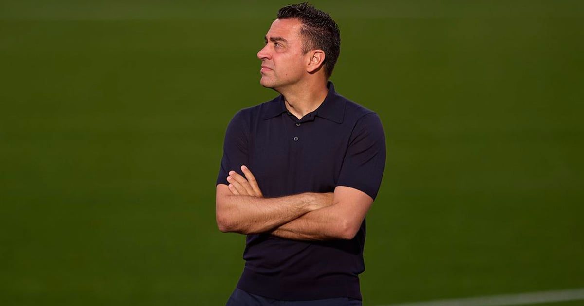 مقرب من لابورتا.. تشافي يطرد "شخصا بارزا" من مجموعة "واتس آب"