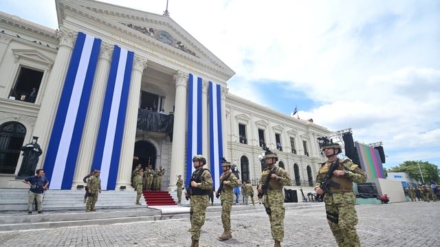 "أروع دكتاتور" يؤدي اليمين الدستورية لولاية رئاسية ثانية في السلفادور