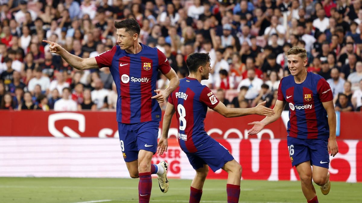 الذكاء الاصطناعي يحدد صفقة إنقاذ برشلونة