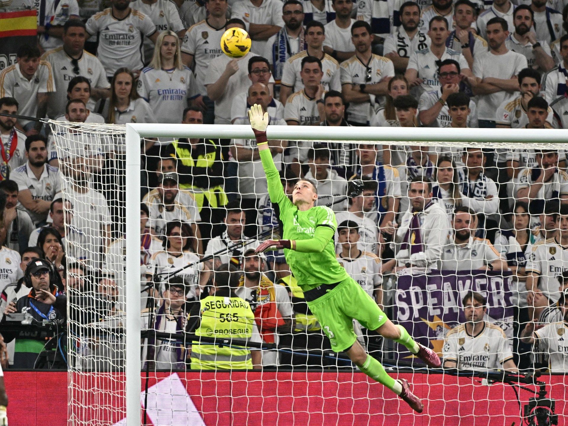 ساهم بفوز ريال مدريد بدوري الأبطال.. لونين يفكر بالرحيل عن البرنابيو - موقع الخليج الان