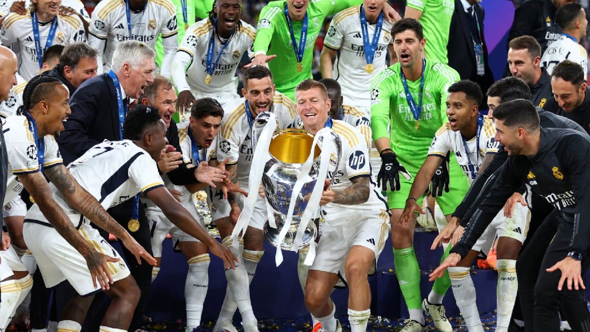 تعويذة أنشيلوتي.. جيرمي دي ليون يرفع لقب دوري أبطال أوروبا (فيديو)