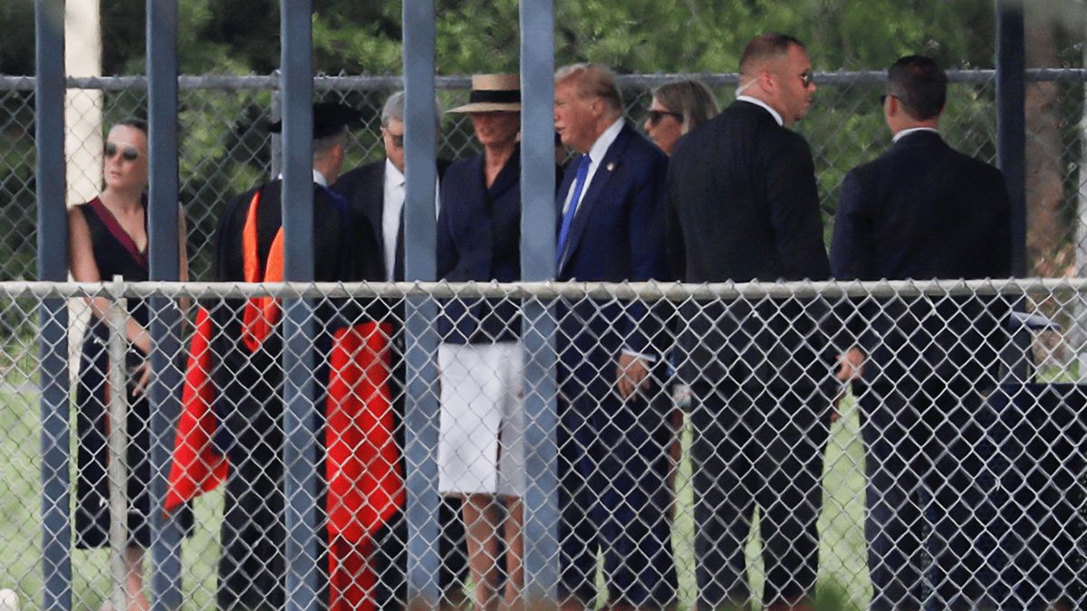 ترامب يقرُّ بأن محاكمته كانت "قاسية للغاية" على زوجته ميلانيا