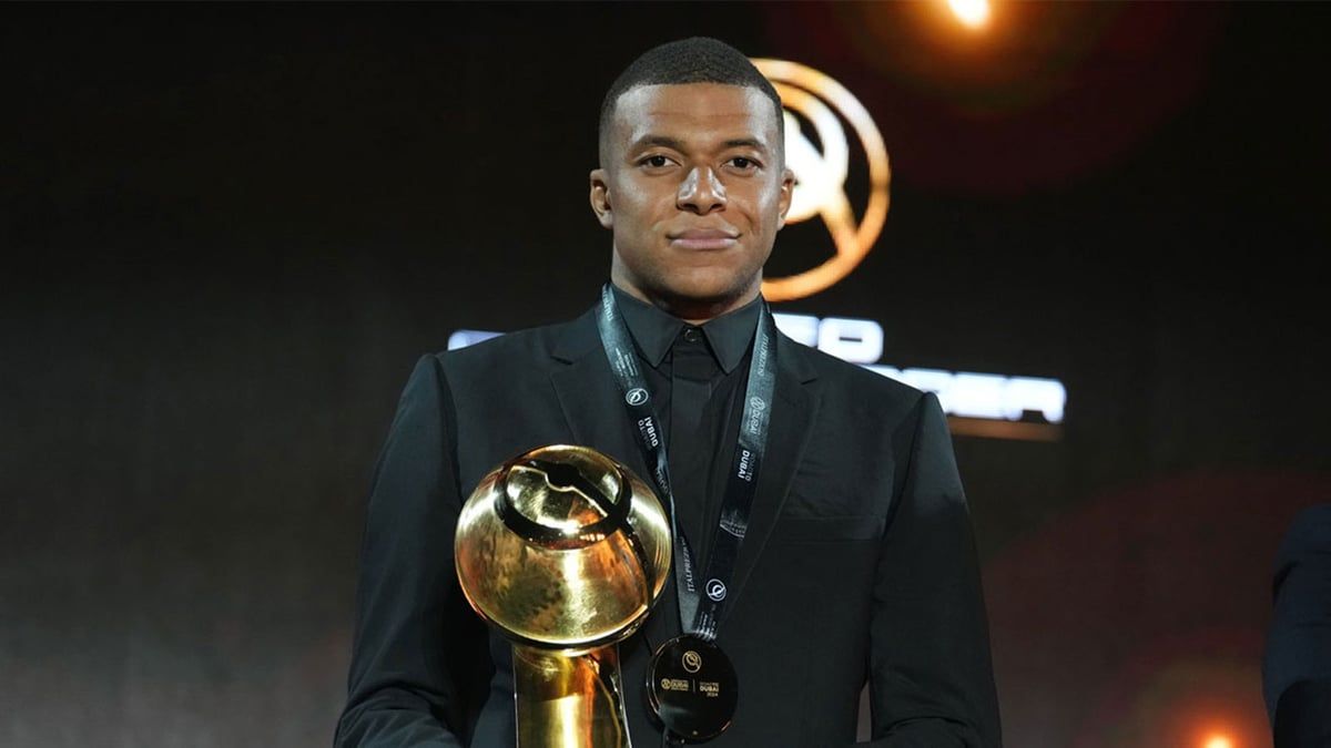 فابرزيو رومانو يعلن انتقال مبابي إلى ريال مدريد (فيديو)