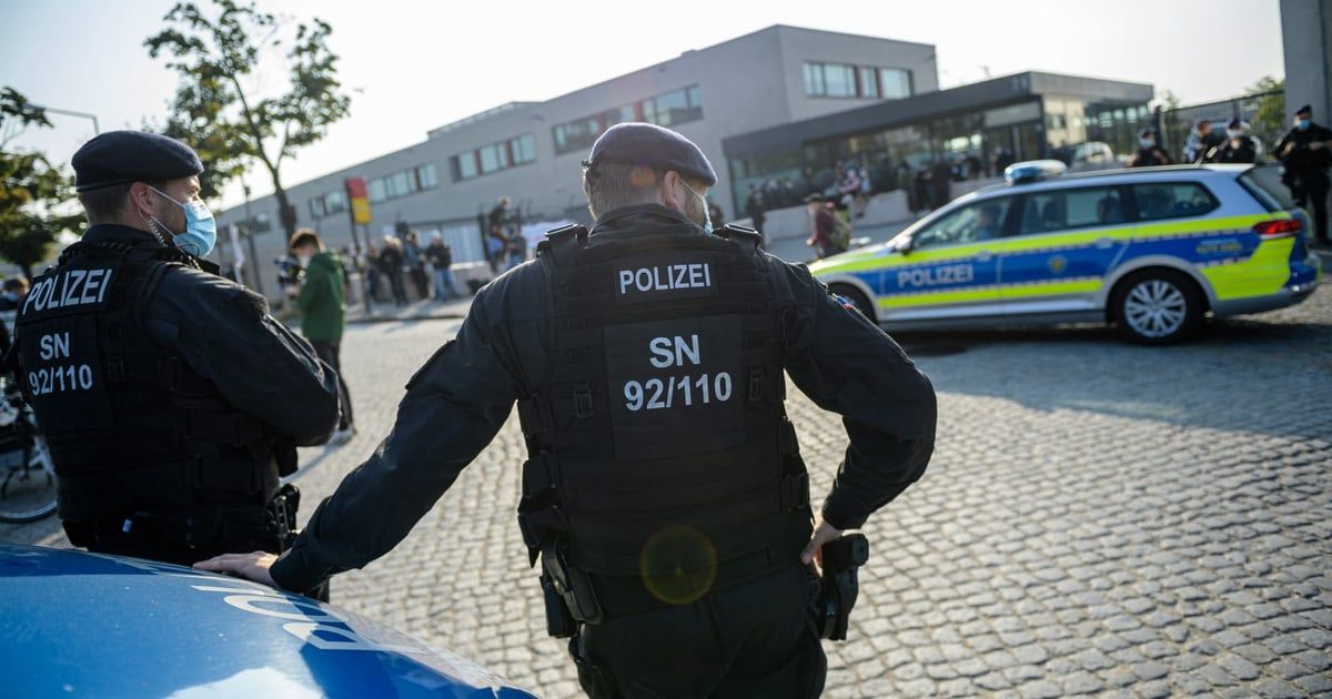 ألمانيا.. وفاة شرطي أصيب بطعنات في هجوم على تظاهرة مناهضة للإسلام