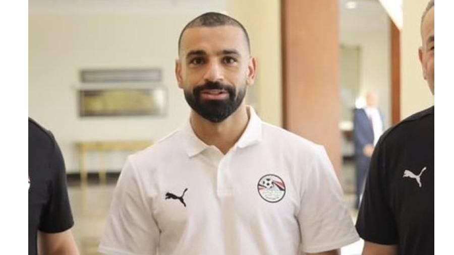 هل خضع محمد صلاح لعملية زرع شعر؟