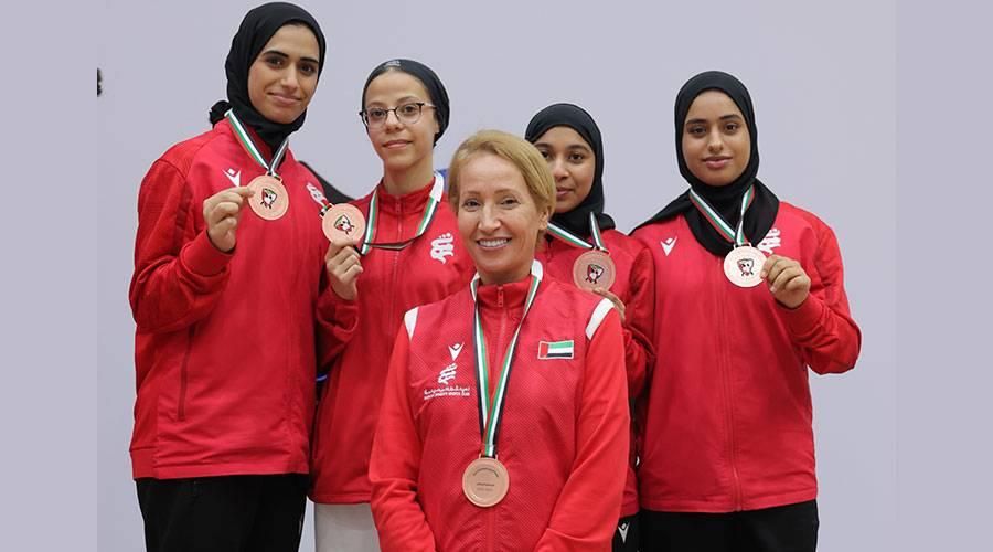 «آنسات الشارقة للمرأة» ثالث دوري الكاراتيه