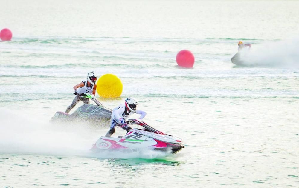 أبطال الإمارات جاهزون لبطولة آسيا للدراجات المائية