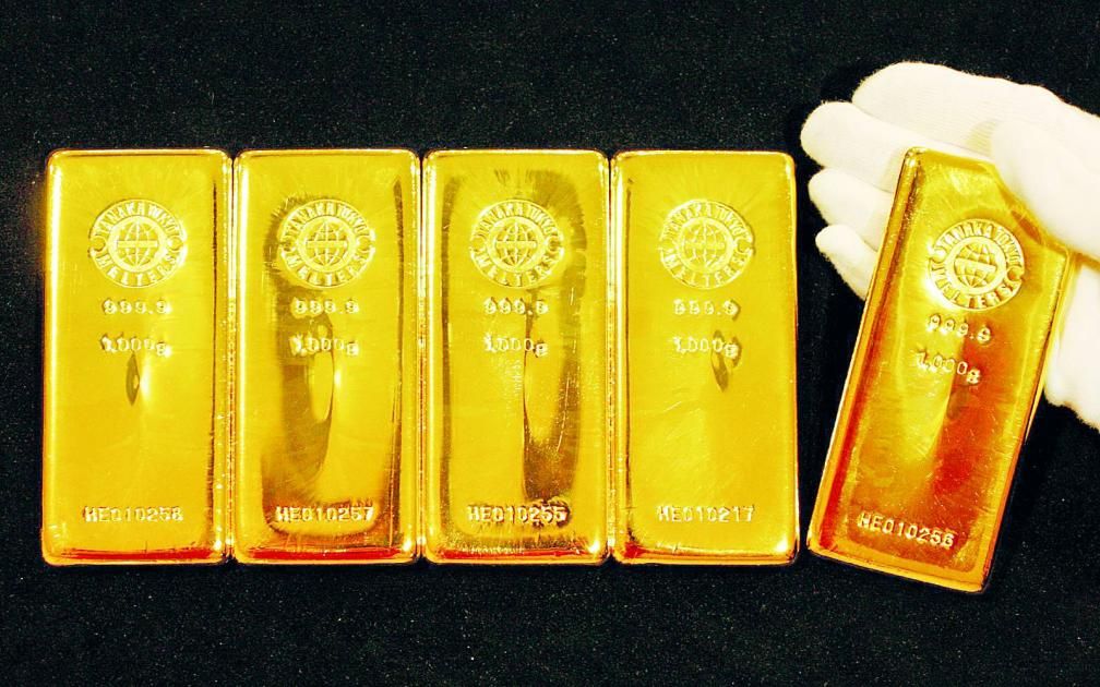 الذهب يرتفع 0.3%.. والأونصة فوق 2335 دولاراً