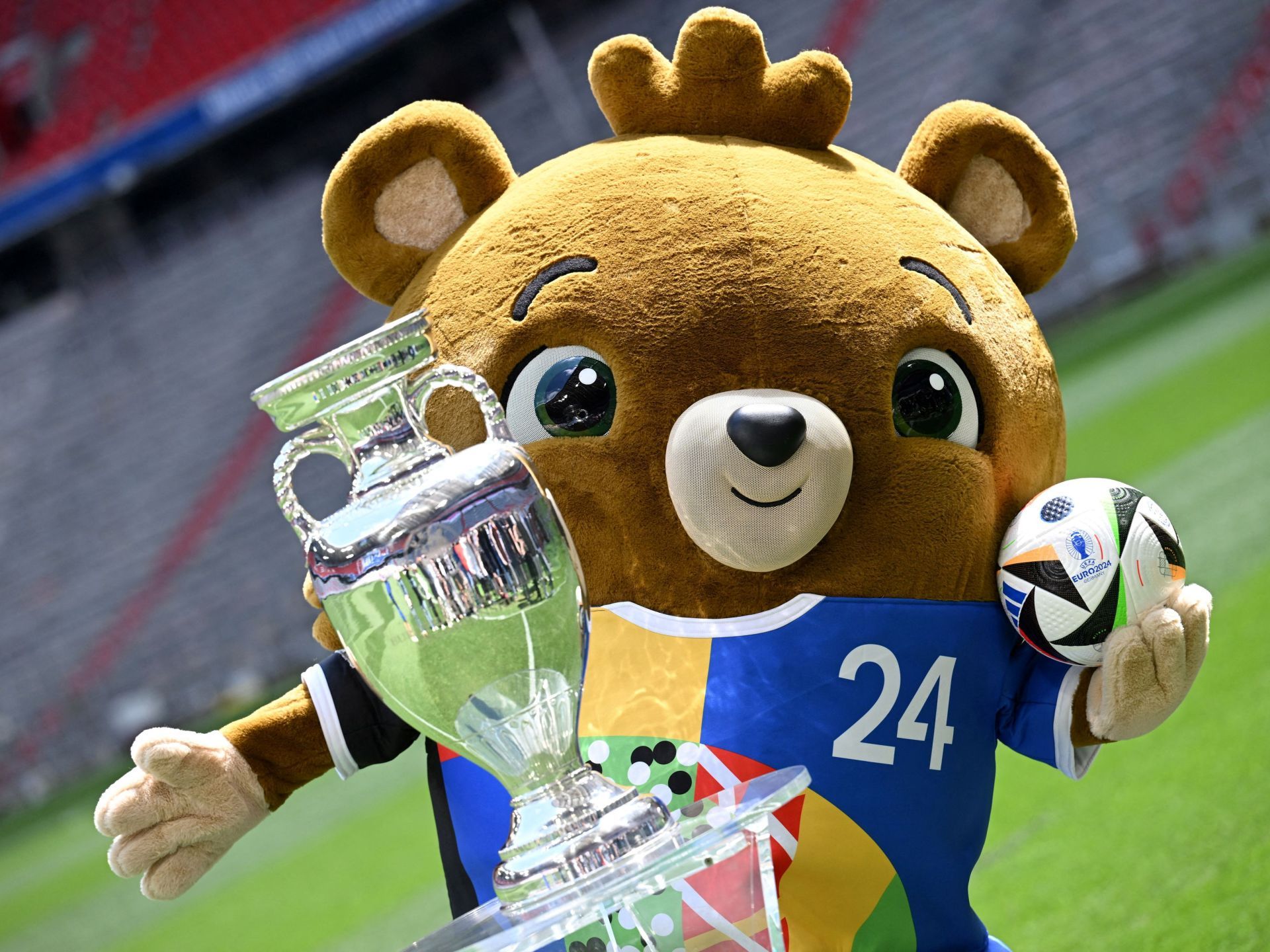 يورو 2024.. ألمانيا تسعى لاستعادة مكانتها وإنجلترا لفك عقدتها وإسبانيا لتجاوز الفضائح - موقع الخليج الان