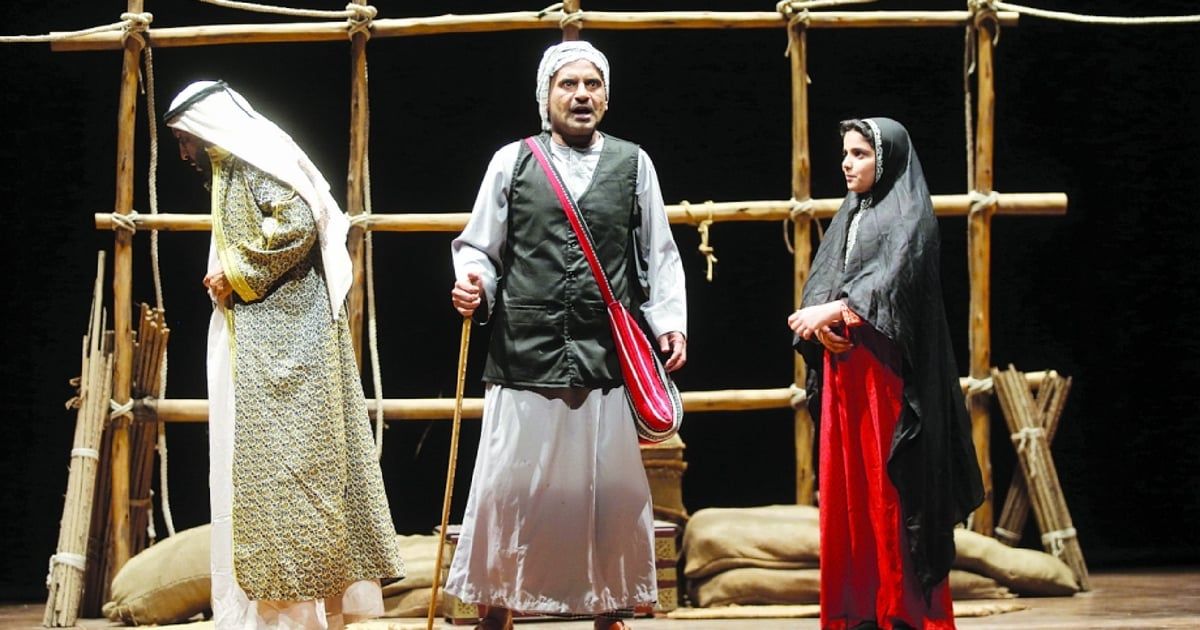 "بين قلبين" يفوز بأبرز جوائز مهرجان الدوحة المسرحي‎