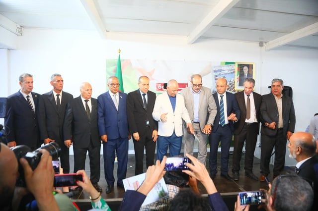 الجزائر.. التكتل الداعم لتبون يسقط بأول امتحان في خلافات "الزعامة"